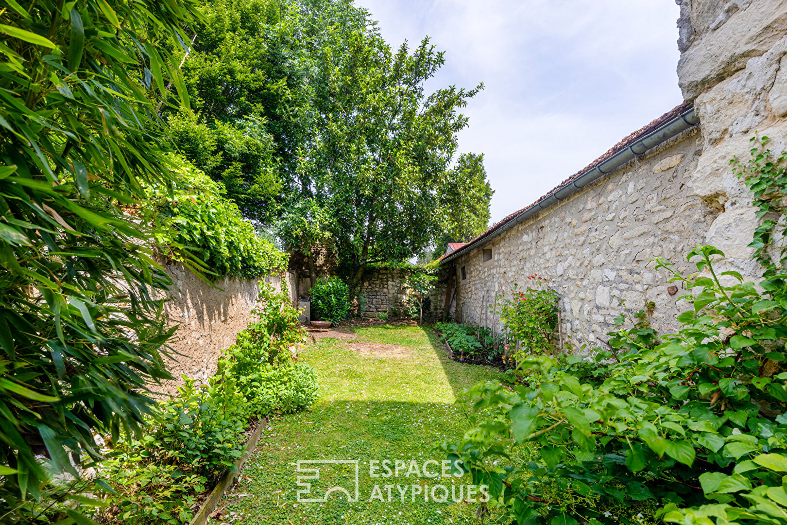 Maison de charme avec ses dépendances à Chavenay