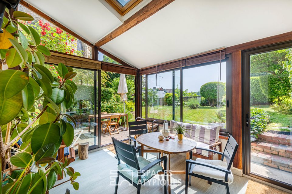 Maison de ville avec jardin, au coeur d'un village historique de la vallée de Chevreuse