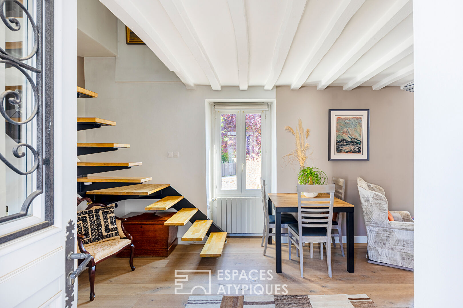 96 m2 house in the heart of an old farmhouse in Morainvilliers