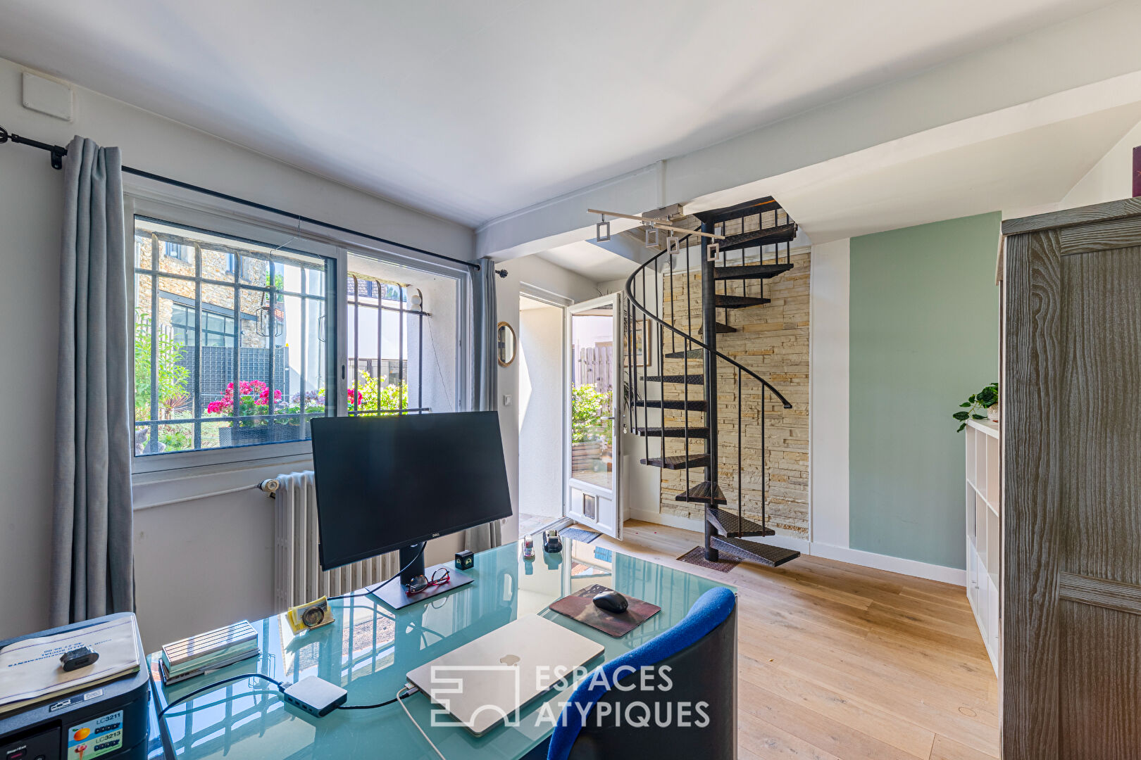 96 m2 house in the heart of an old farmhouse in Morainvilliers