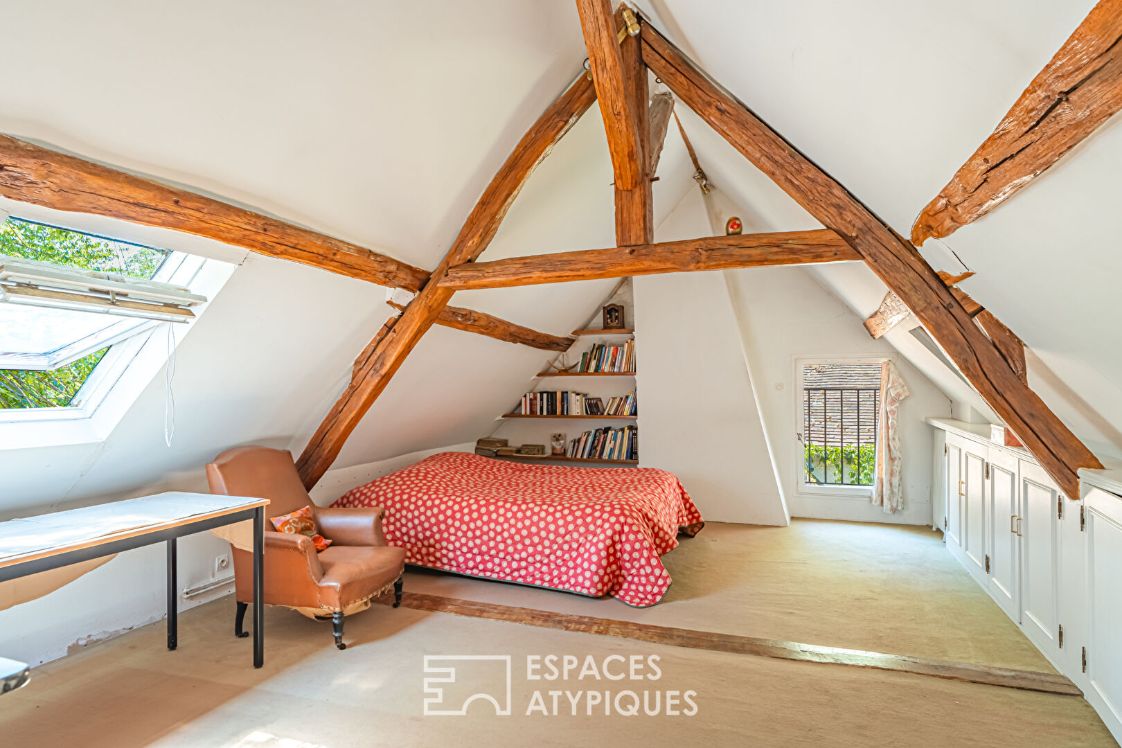 The Authentic Red House, old-world charm in the heart of nature