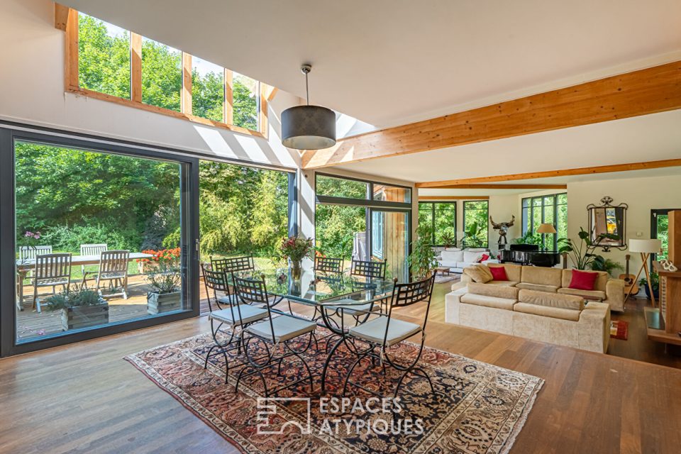 Maison d'architecte lumineuse dans un écrin de verdure à Thiverval-Grignon