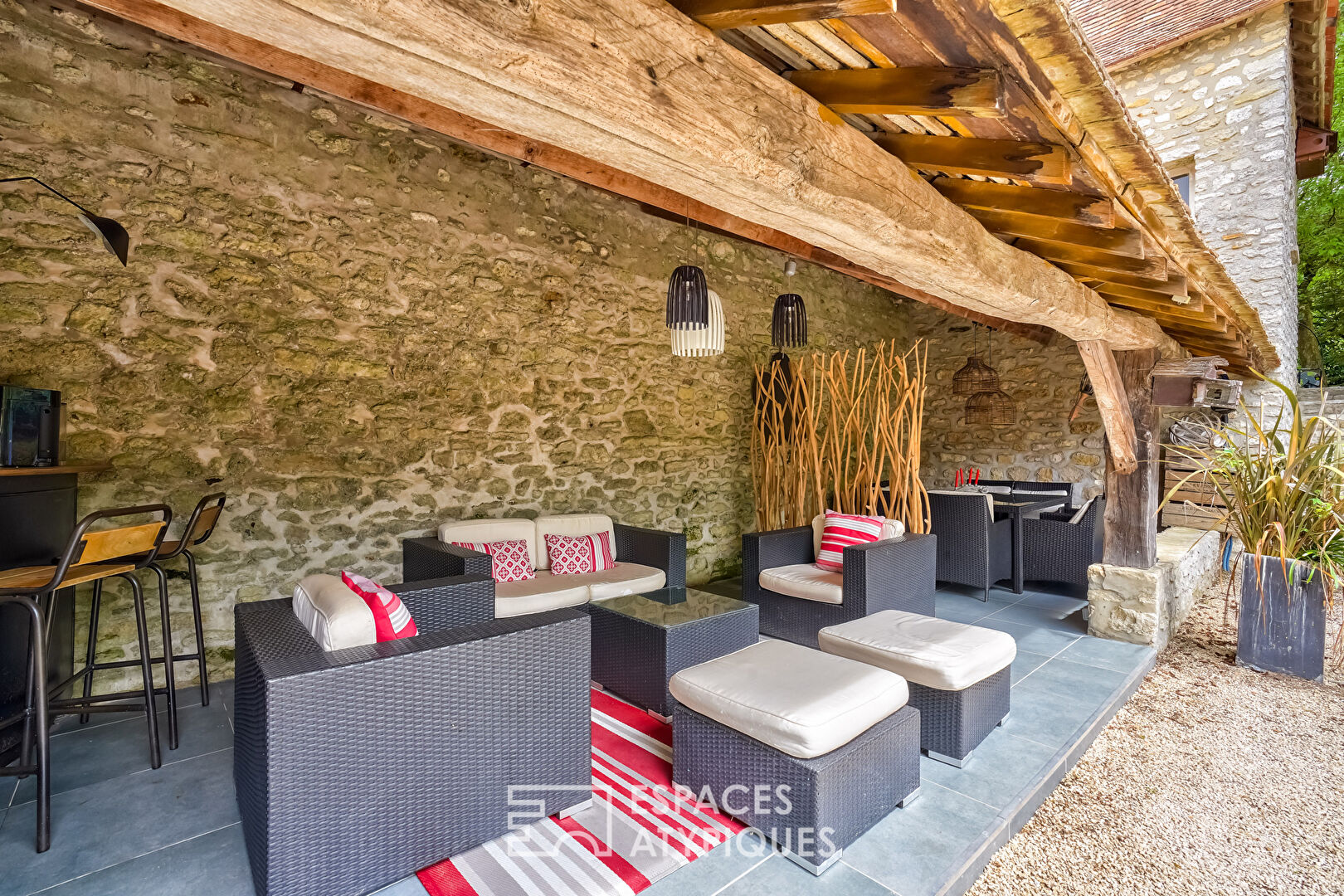 Old-world charm, exceptional comfort? Character house with swimming pool and dovecote