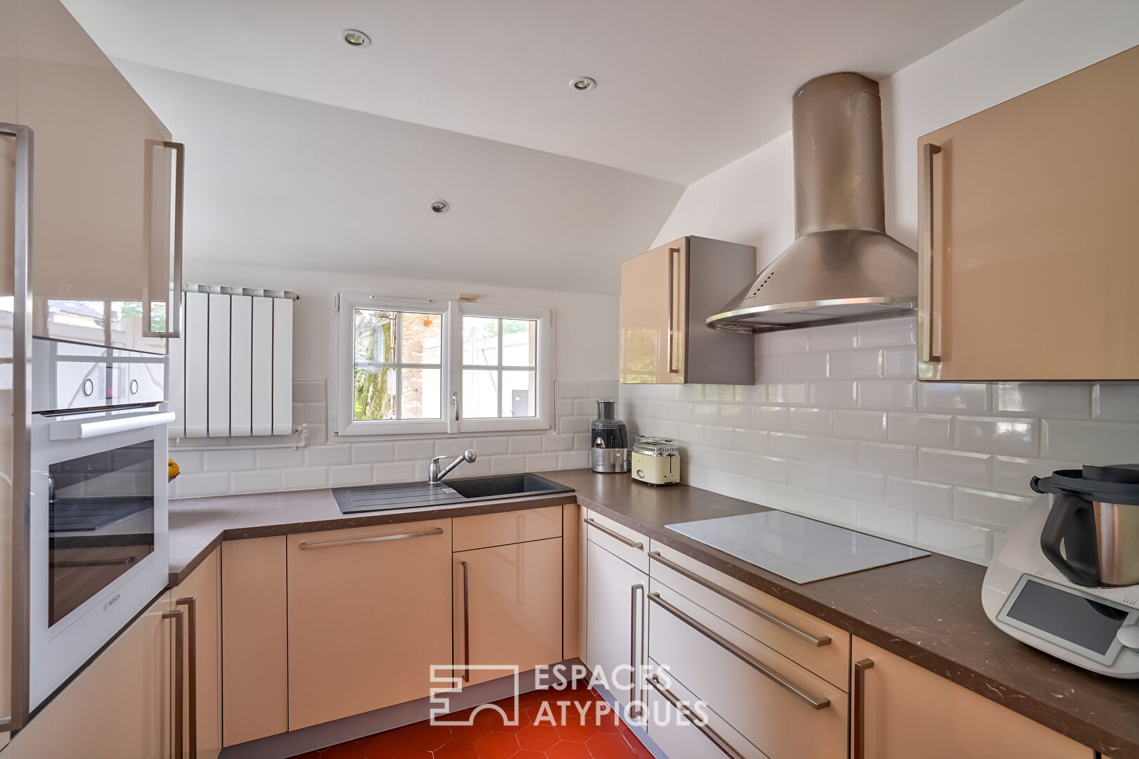Old-world charm, exceptional comfort? Character house with swimming pool and dovecote