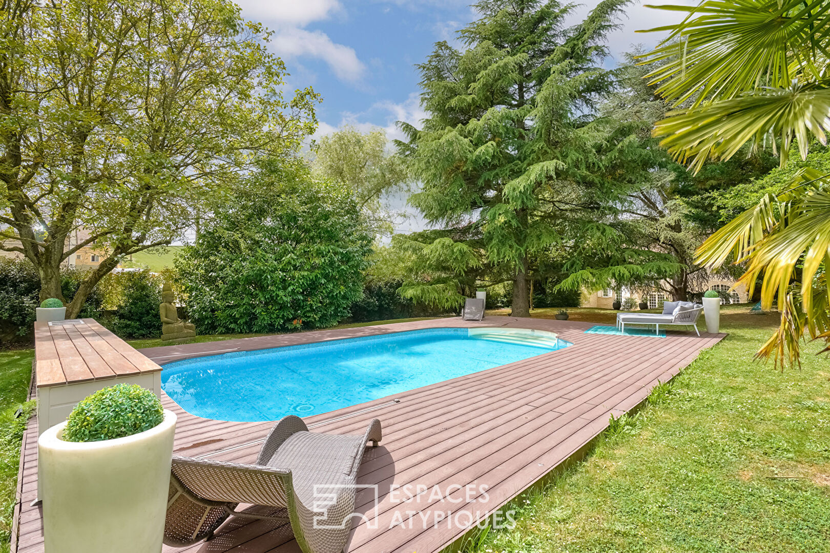 Old-world charm, exceptional comfort? Character house with swimming pool and dovecote