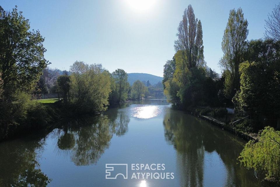 Maison rénovée avec ponton sur l'Île de Vaux : les charmes des bords de Seine