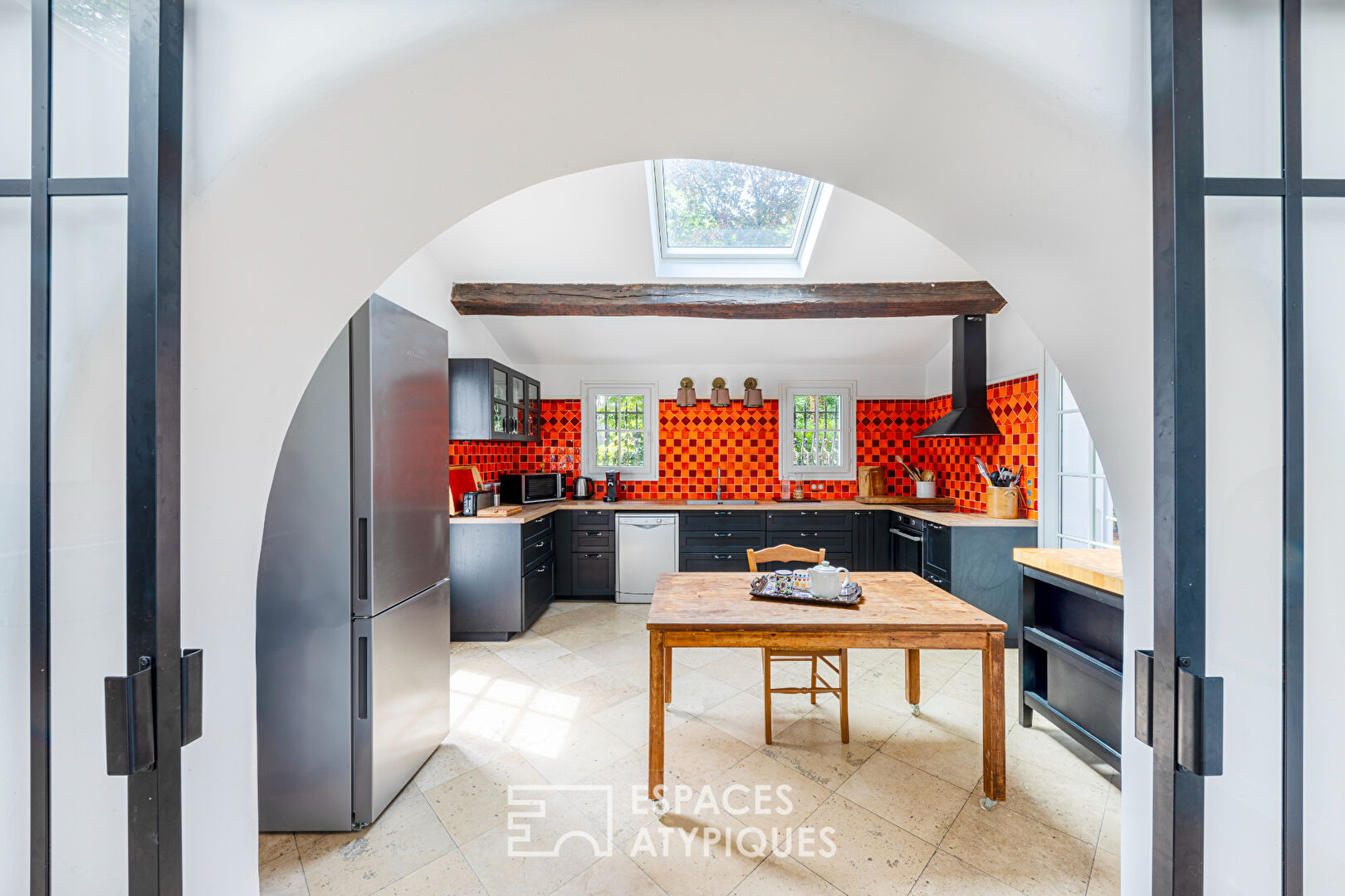 Characterful family home with swimming pool in the heart of Dampierre-en-Yvelines