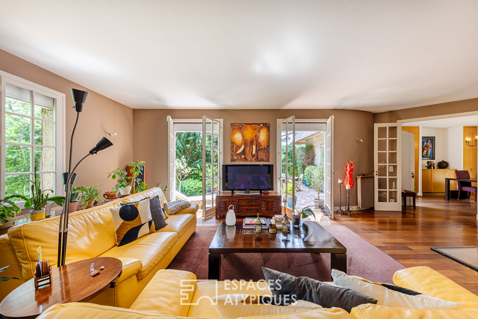 Charming thatched cottage, haven of peace near the train station