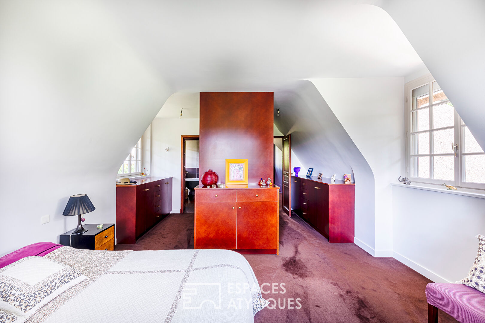 Charming thatched cottage, haven of peace near the train station