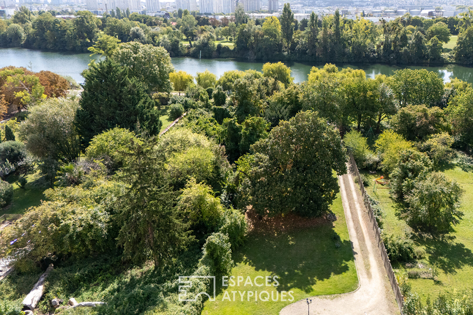Maison de caractère de 211 m²  dans le coeur historique de Carrières Sur Seine