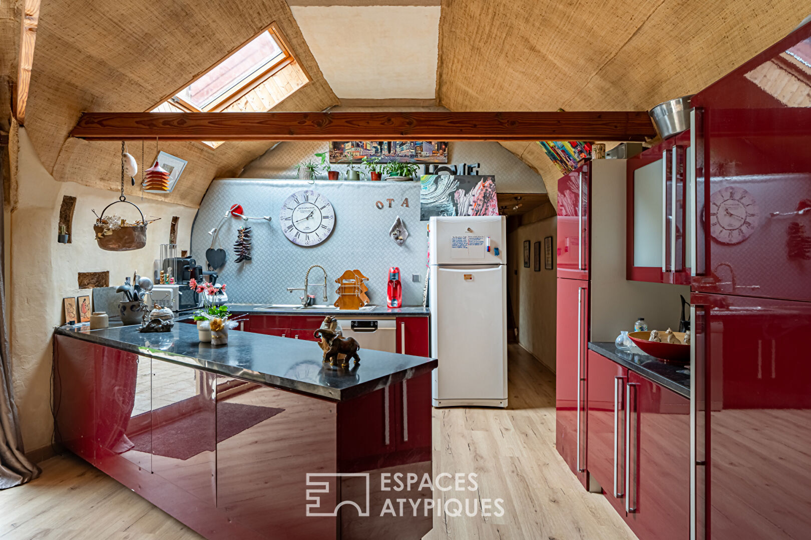 La maison aux murs de paille, écrin écologique à Sonchamp