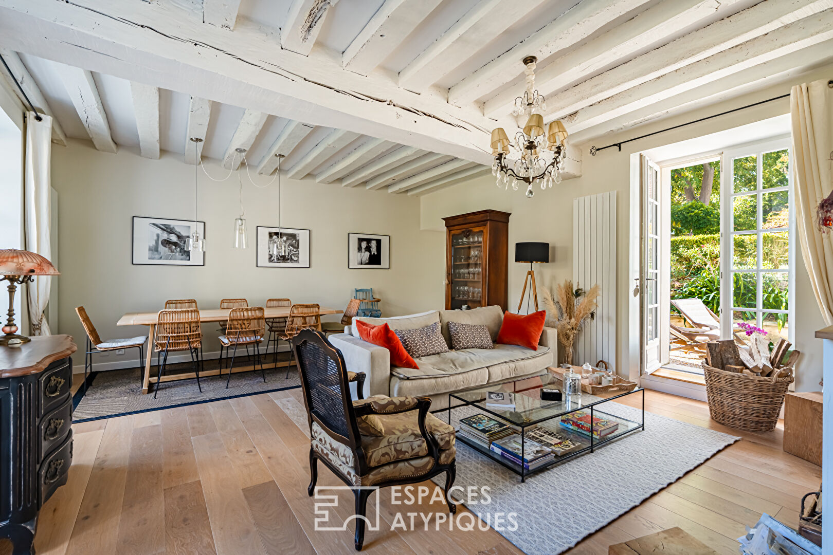 Charming apartment in a mansion, surrounded by its 3,000 sqm park