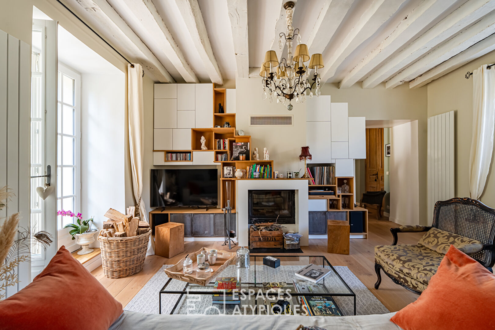 Charming apartment in a mansion, surrounded by its 3,000 sqm park