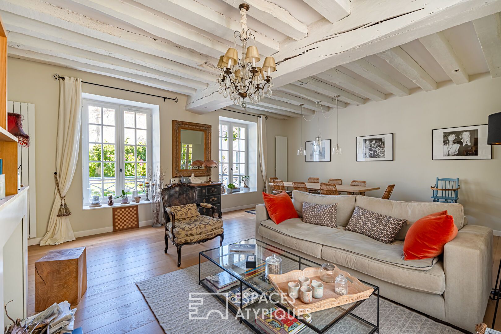 Charming apartment in a mansion, surrounded by its 3,000 sqm park