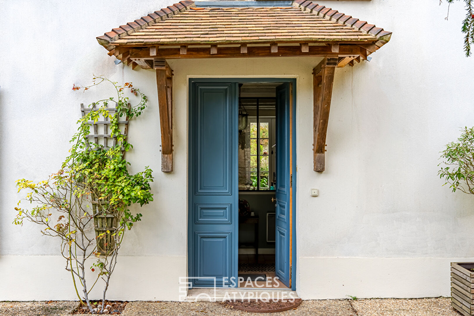 Charming apartment in a mansion, surrounded by its 3,000 sqm park