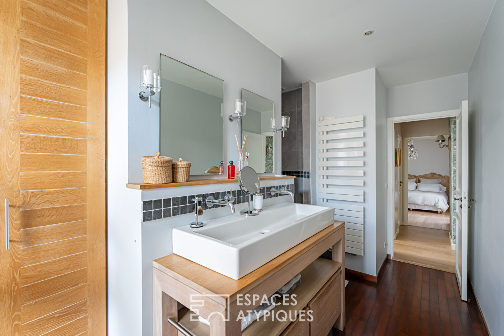 Charming apartment in a mansion, surrounded by its 3,000 sqm park