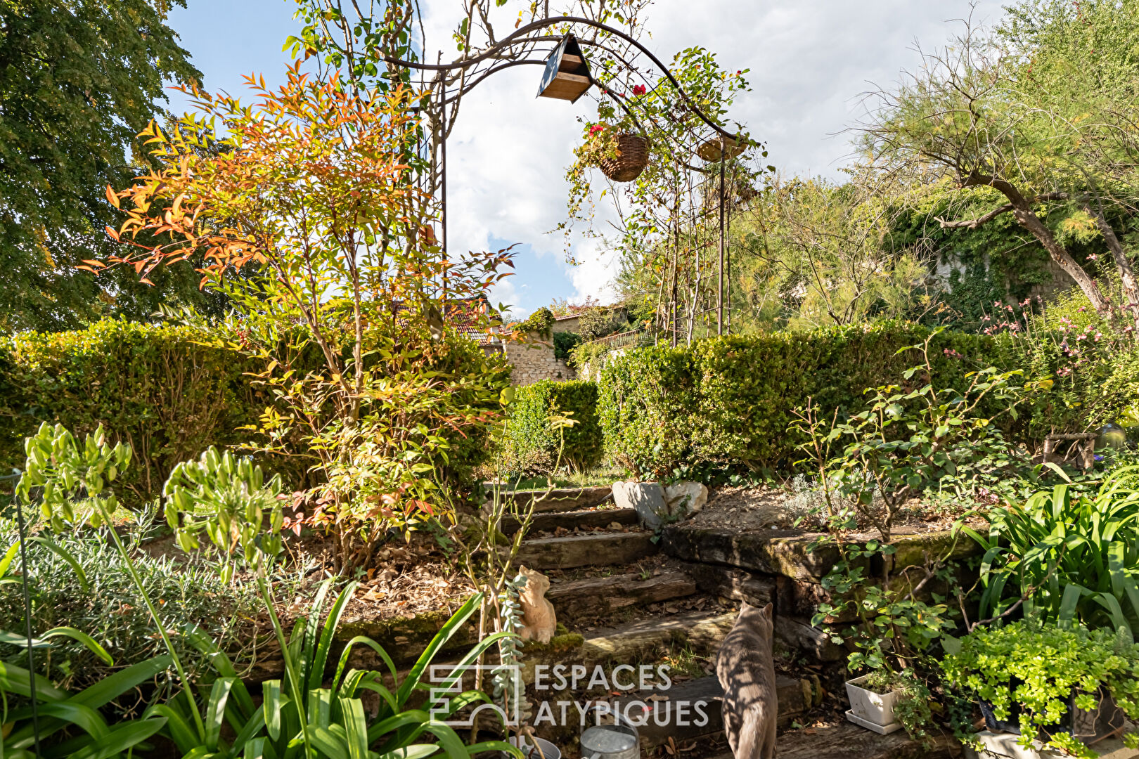 Charming apartment in a mansion, surrounded by its 3,000 sqm park