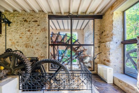 Moulin du XVIIe siècle à Maule