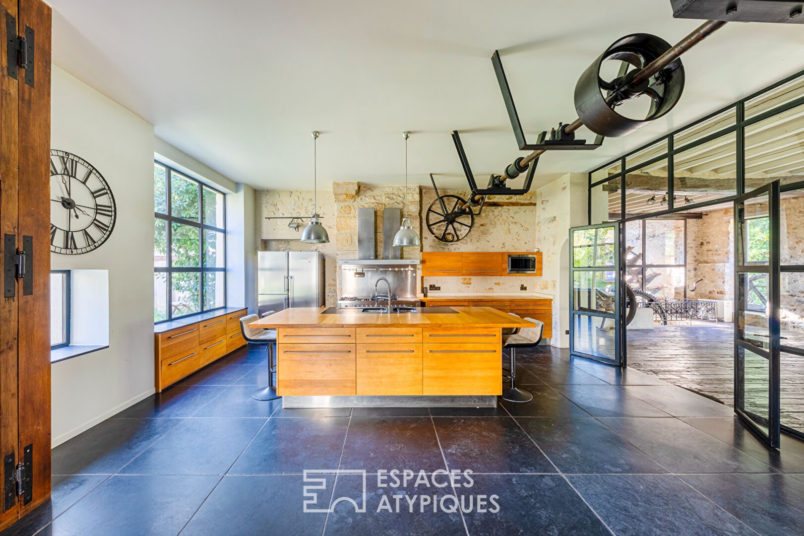 Moulin du XVIIe siècle à Maule