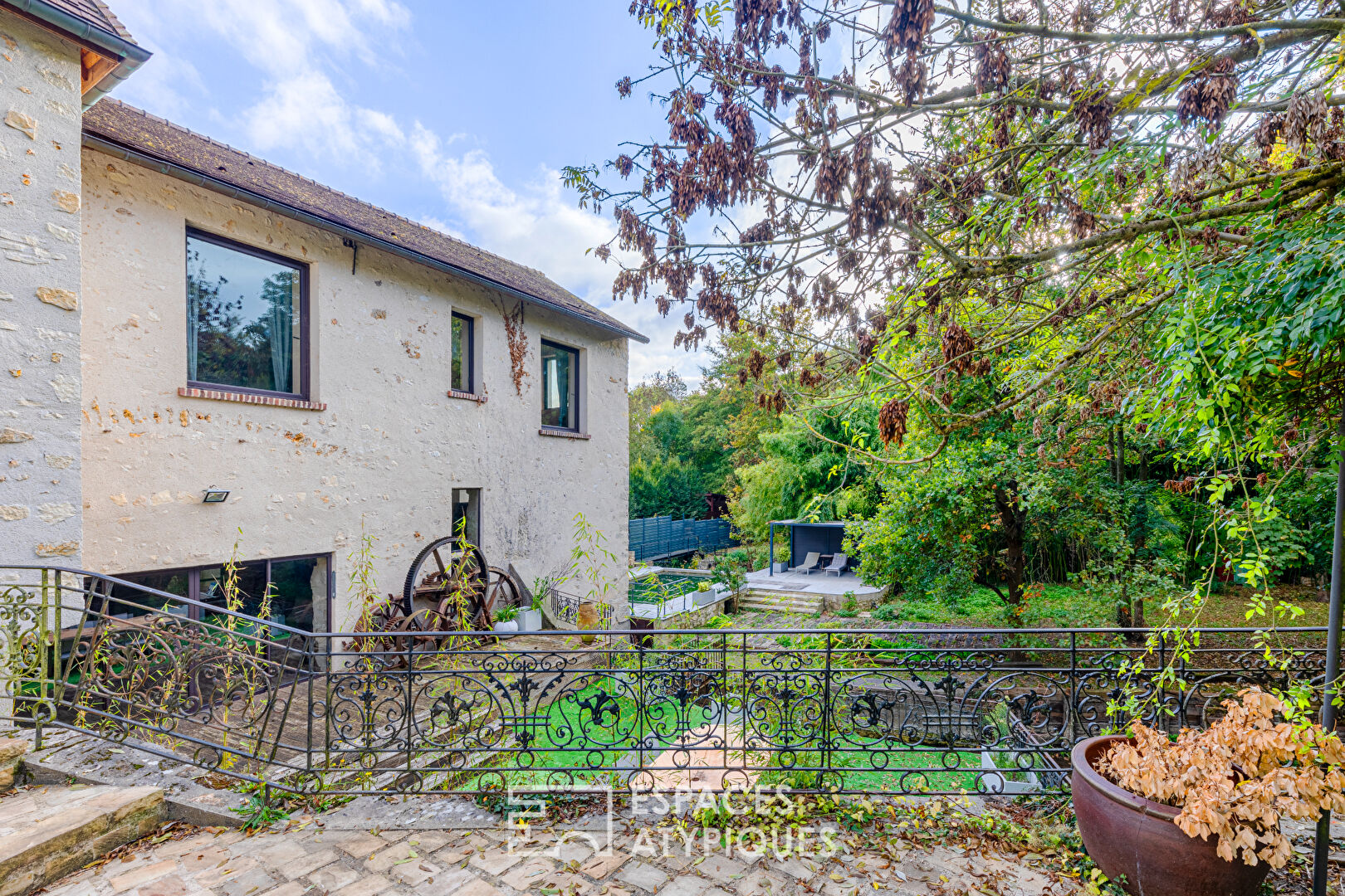 Moulin du XVIIe siècle à Maule