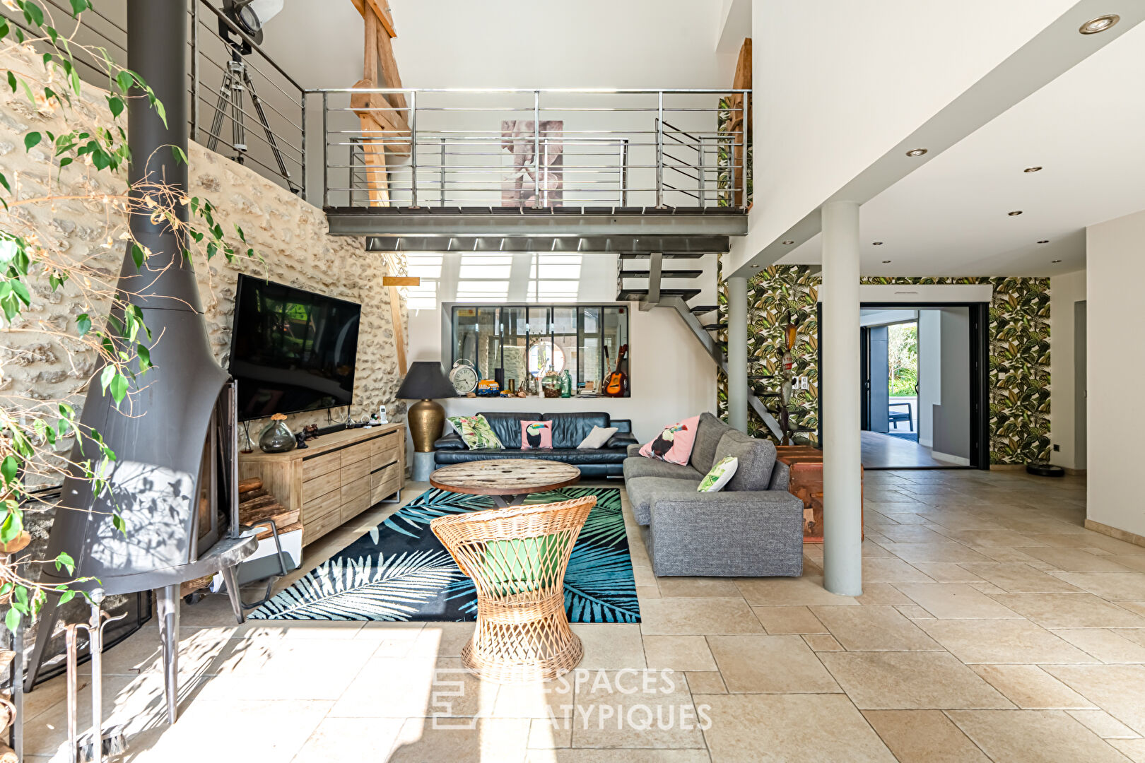 Contemporary charming house with swimming pool in Sonchamp