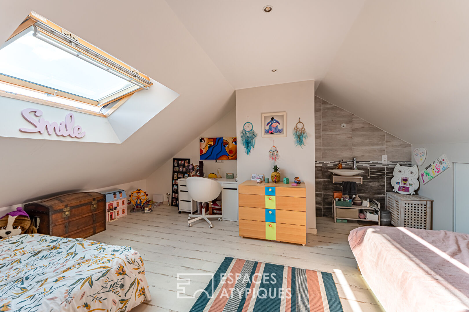 Contemporary charming house with swimming pool in Sonchamp