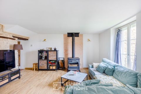 Maison de village de caractère et son atelier indépendant au coeur de Bouafle