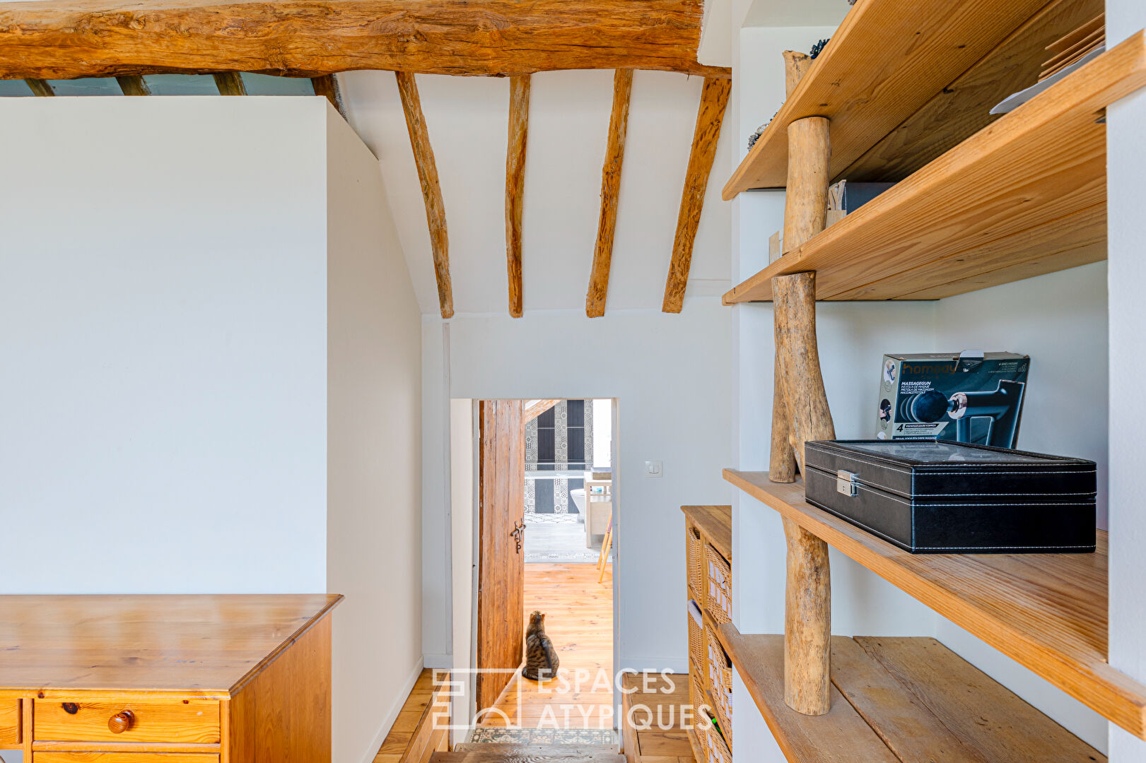 Maison de village de caractère et son atelier indépendant au coeur de Bouafle