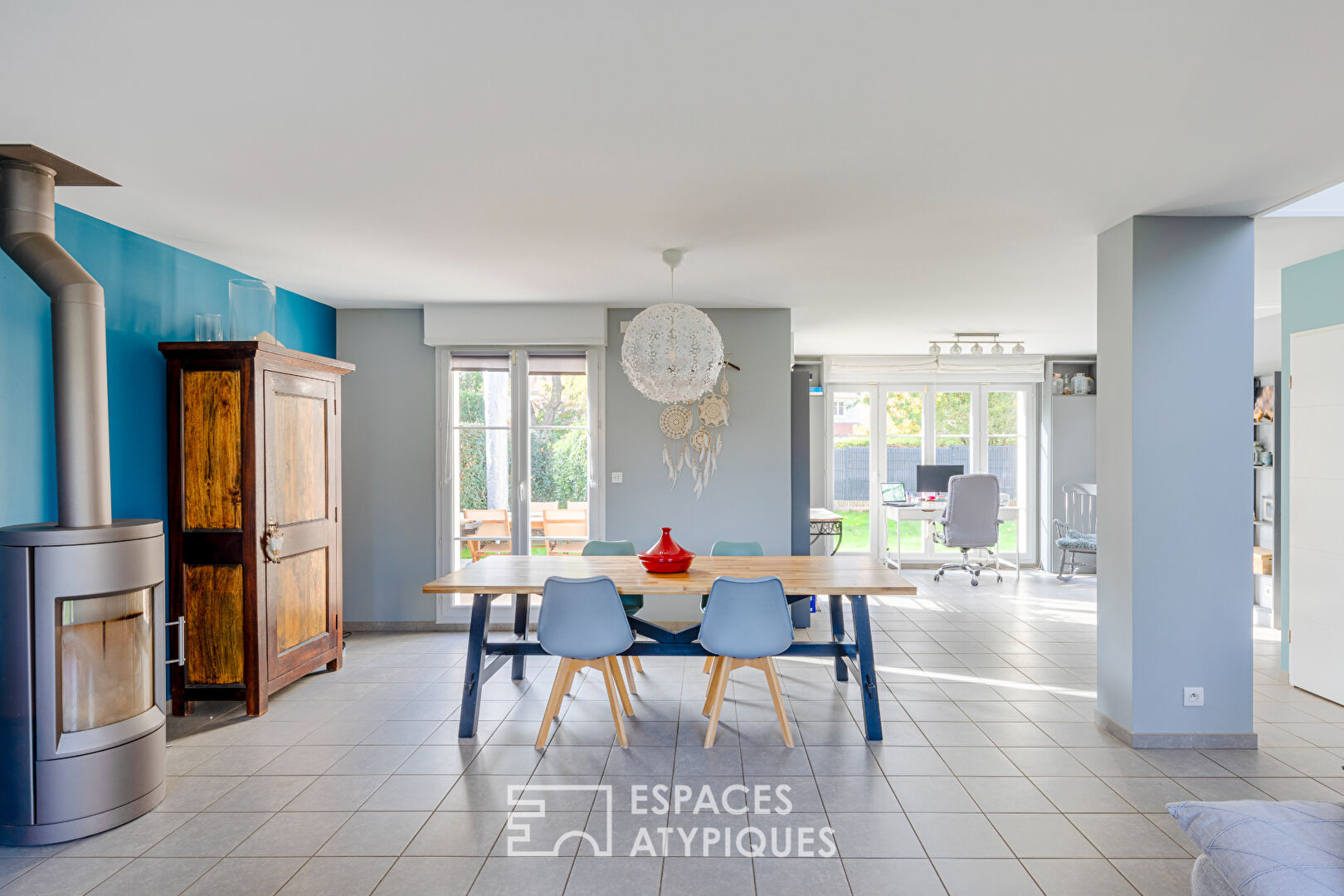 Bright contemporary house in Villepreux