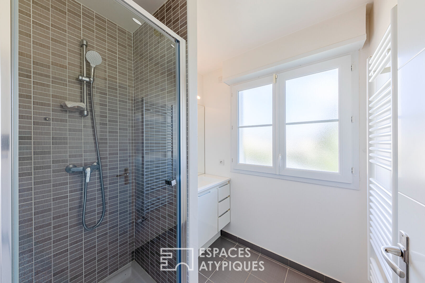 Bright contemporary house in Villepreux