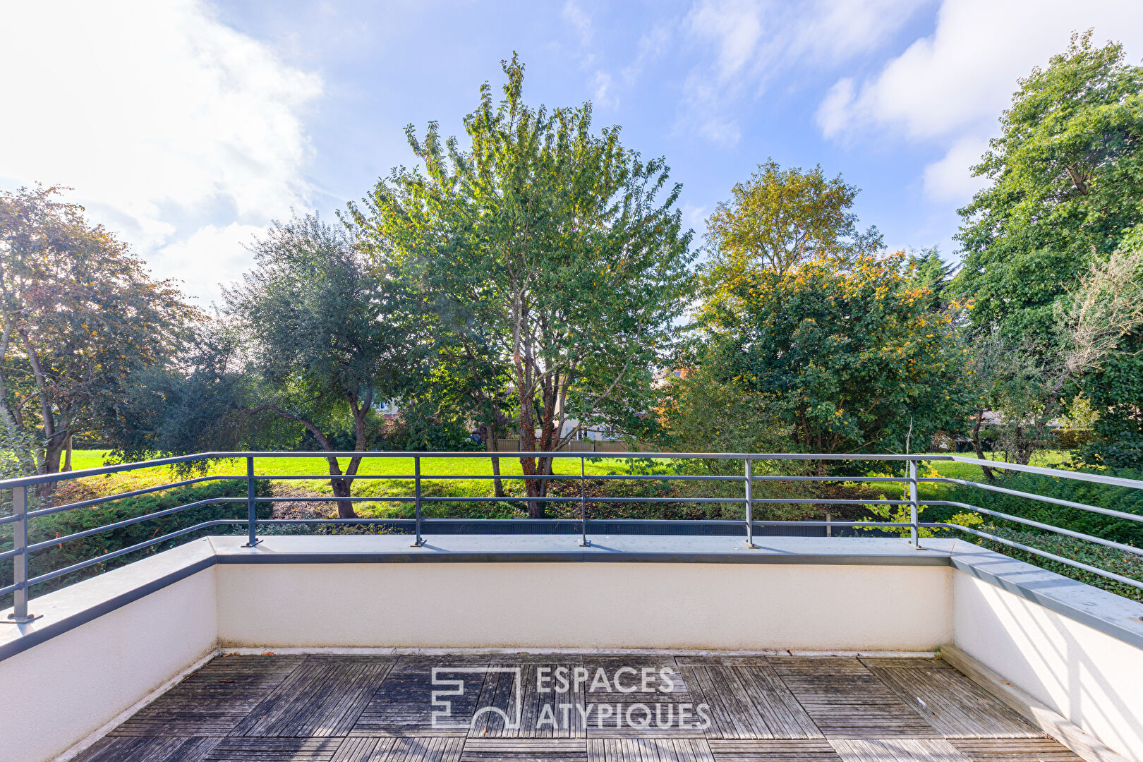 Bright contemporary house in Villepreux