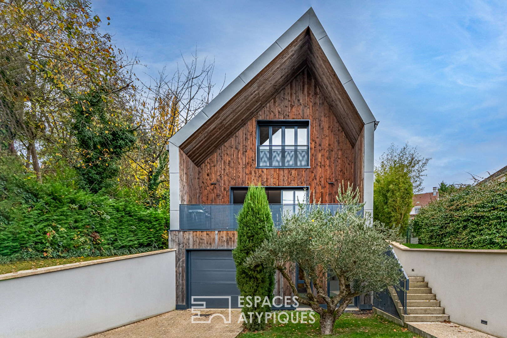 The elegant RT 2012 architect-designed house with a view