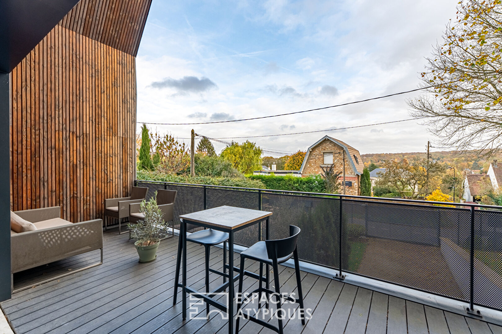 The elegant RT 2012 architect-designed house with a view
