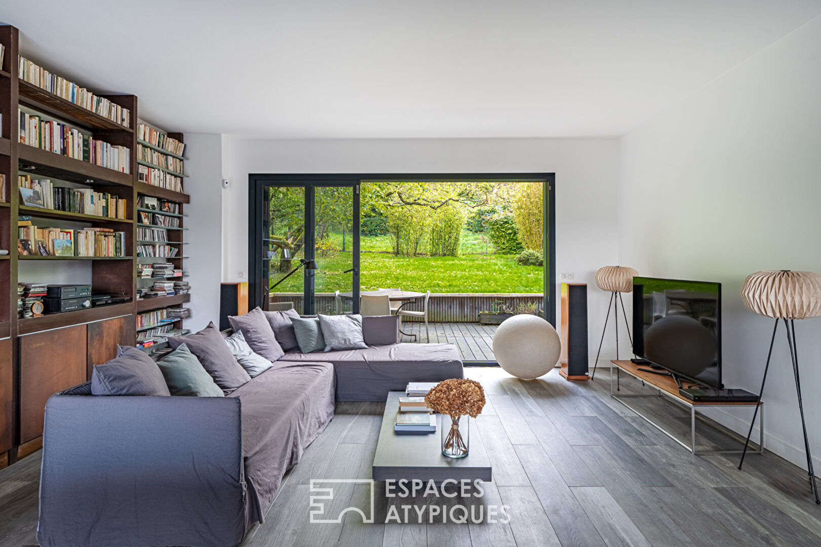 The elegant RT 2012 architect-designed house with a view