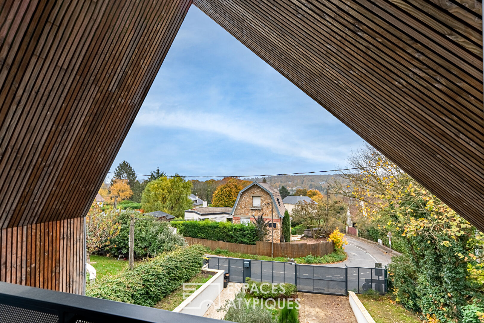 The elegant RT 2012 architect-designed house with a view