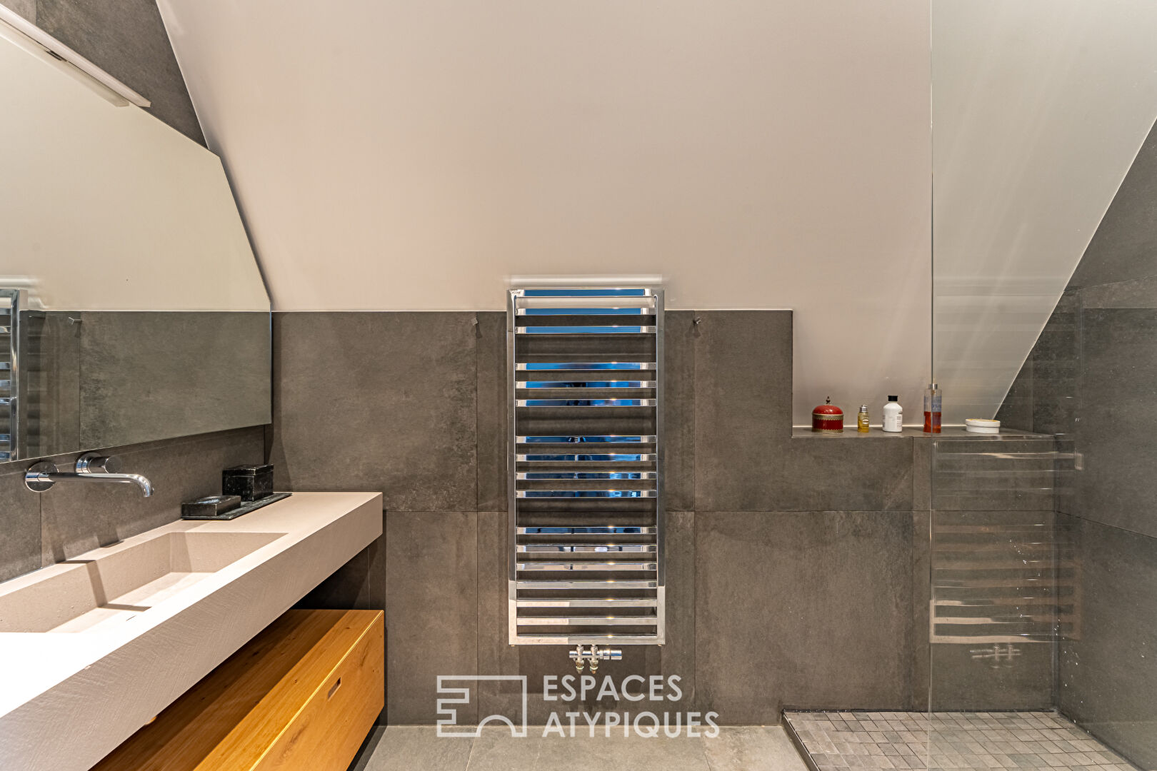 The elegant RT 2012 architect-designed house with a view