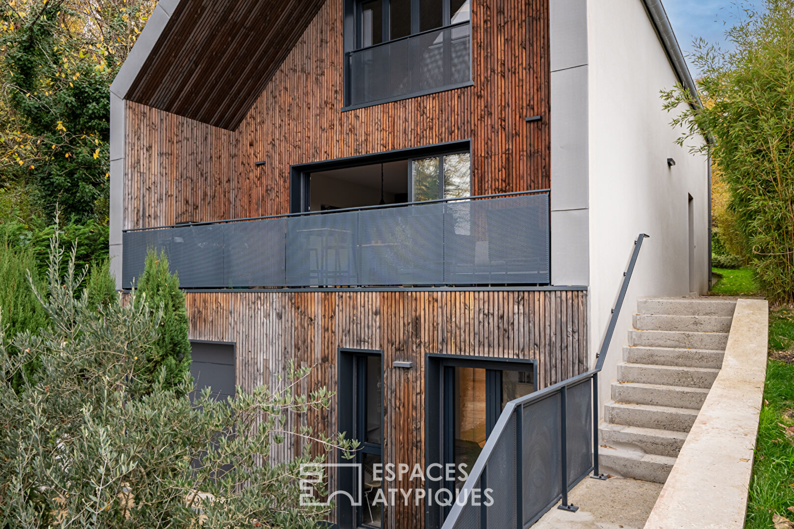 The elegant RT 2012 architect-designed house with a view