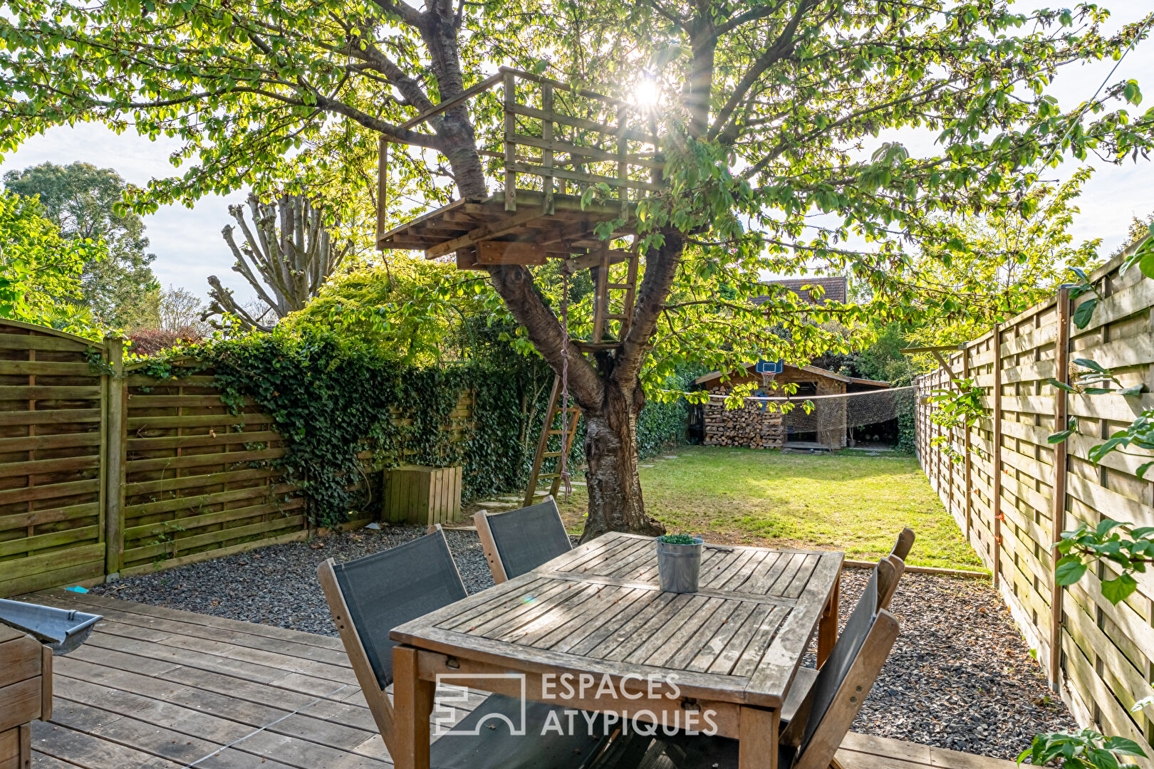 Maison avec terrasses, jardin et son appartement indépendant sur une île