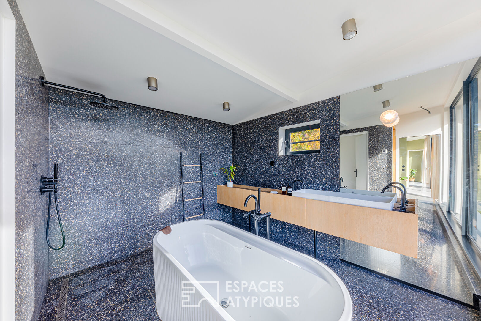 L’Esprit Corbusier avec vue panoramique sur la Seine