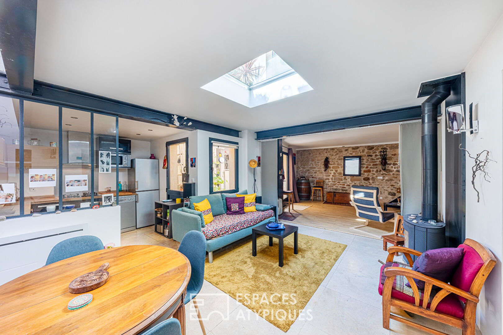 Townhouse like a triplex overlooking the courtyard and its Saint-Tropez terrace