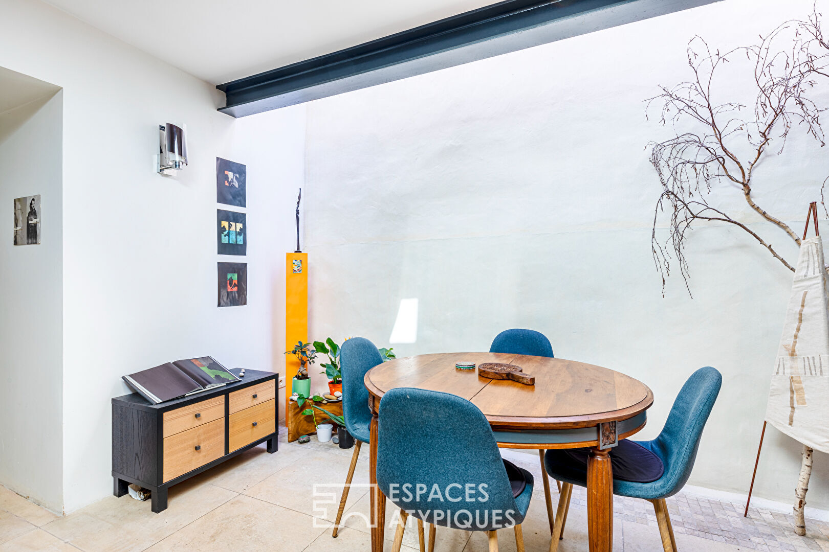 Townhouse like a triplex overlooking the courtyard and its Saint-Tropez terrace