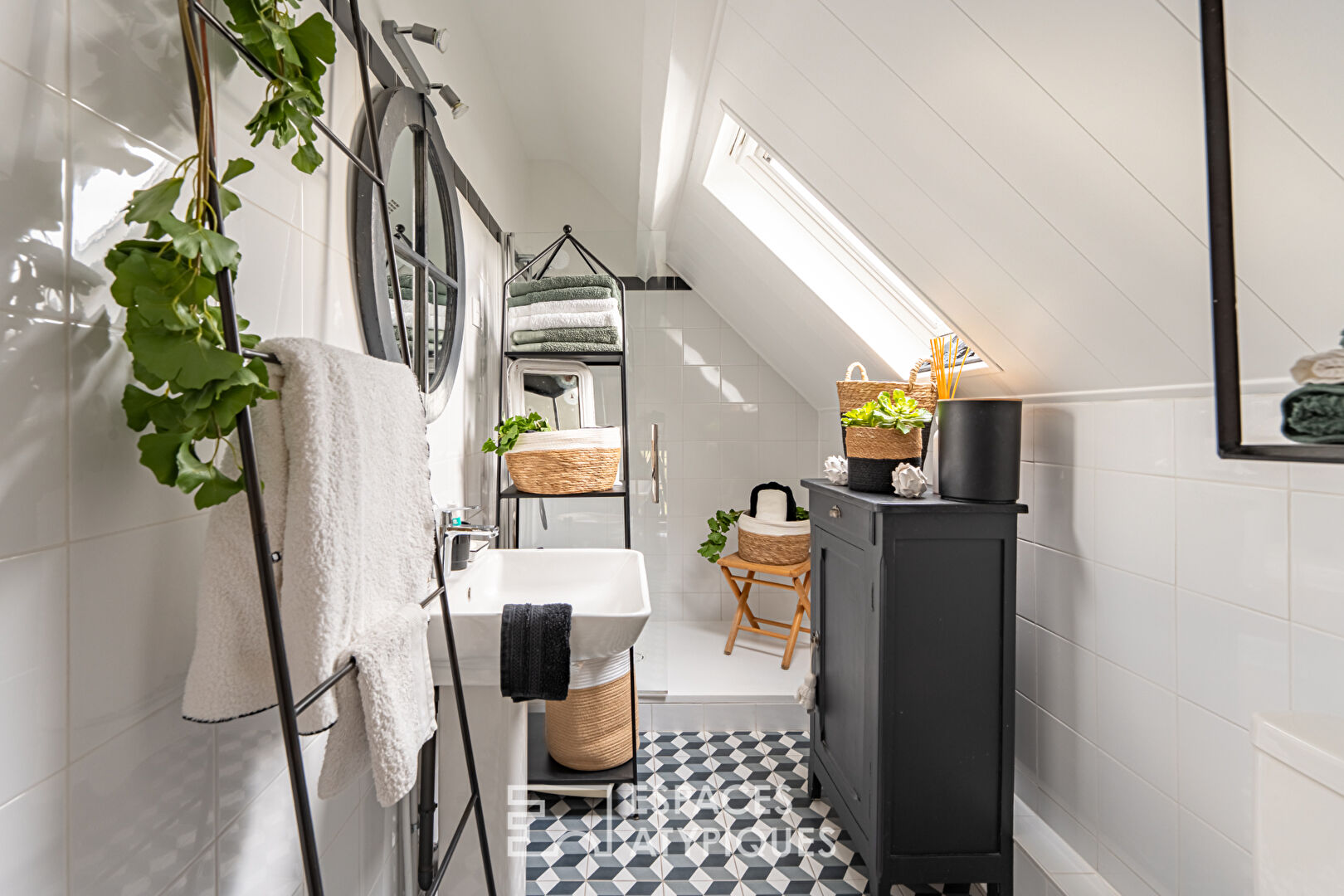 L’adresse idéale : maison avec dépendance au calme, proche gare et commerces