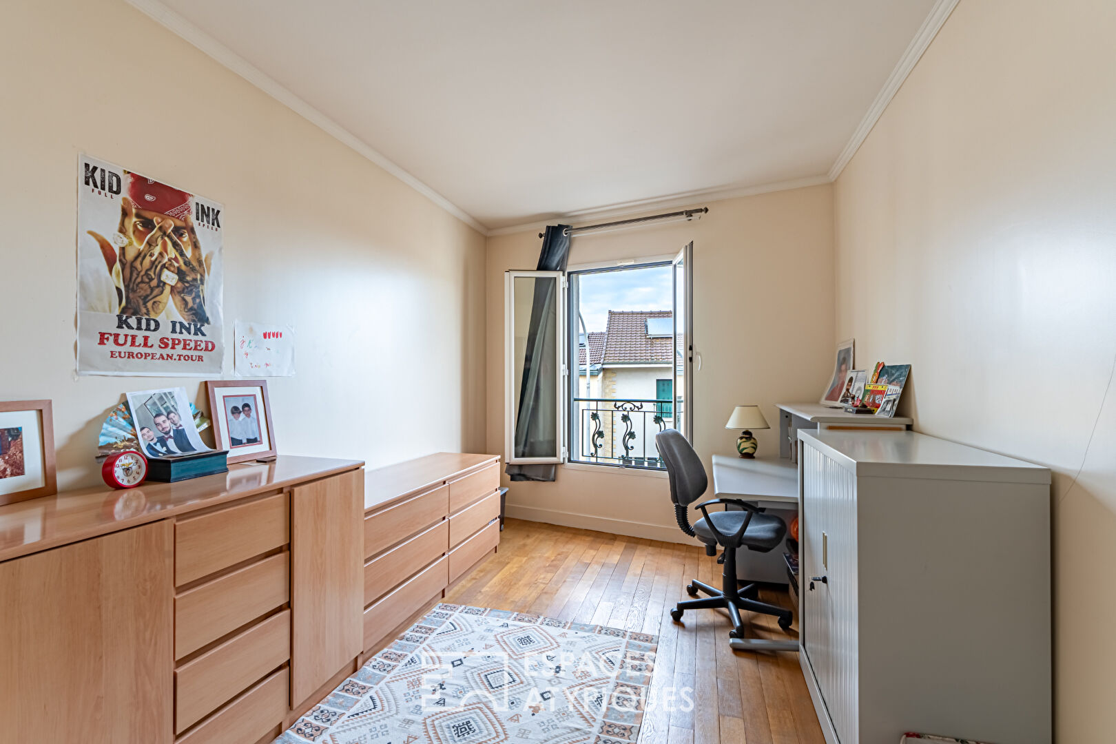 Belle maison d’architecte avec jardin paysagé pour habitation et activité professionnelle