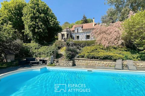 Maison ancienne de caractère avec piscine et lavoir d’époque à Jouars-Pontchartrain
