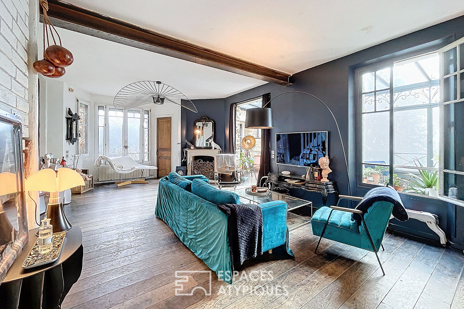 Maison ancienne de caractère avec piscine et lavoir d’époque à Jouars-Pontchartrain