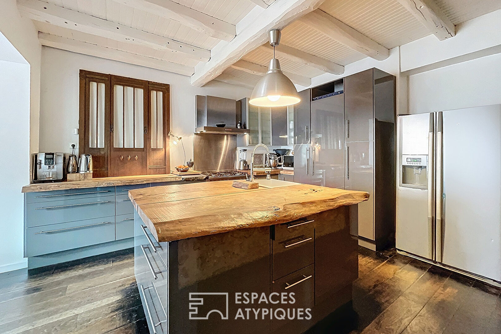 Maison ancienne de caractère avec piscine et lavoir d’époque à Jouars-Pontchartrain