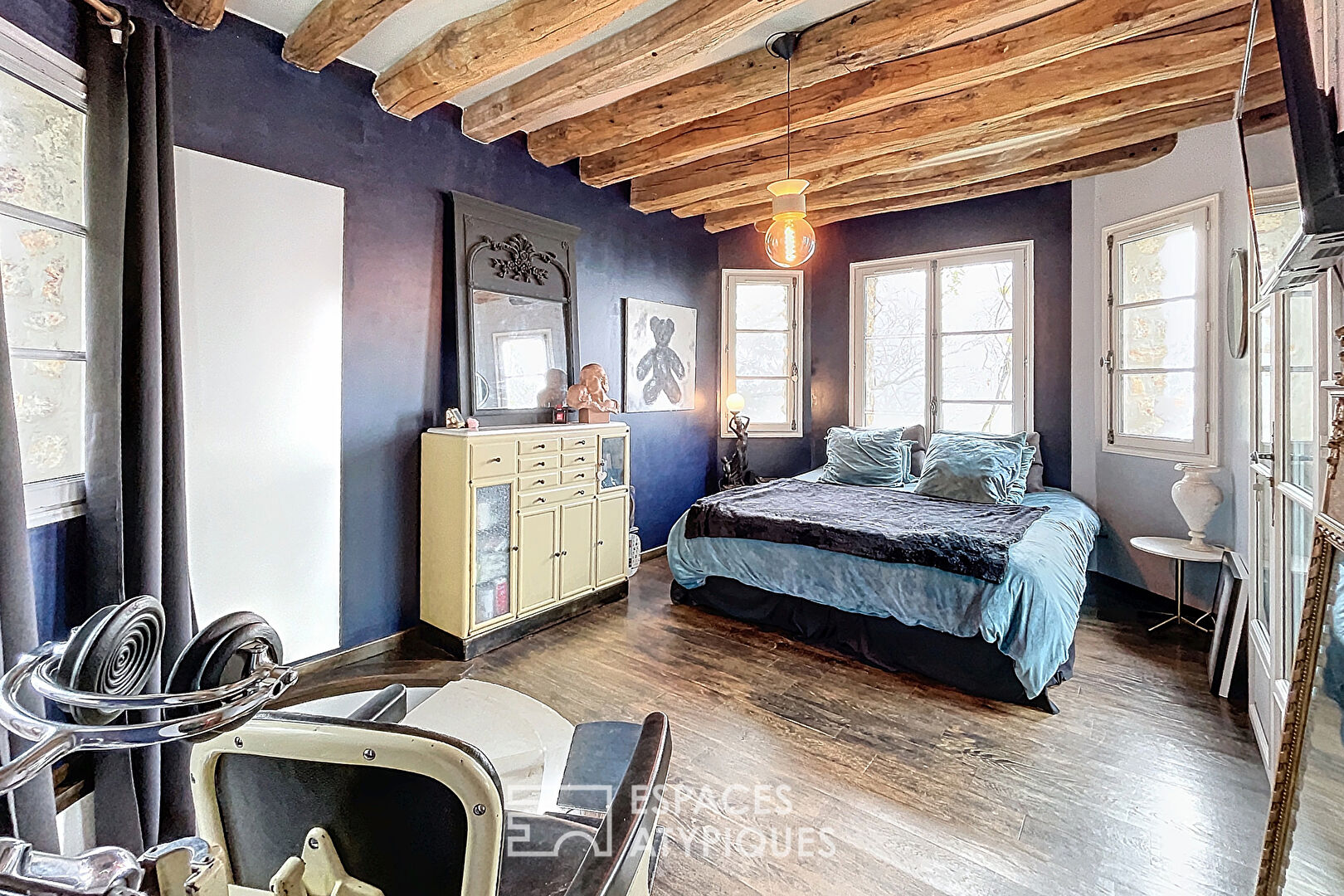 Maison ancienne de caractère avec piscine et lavoir d’époque à Jouars-Pontchartrain