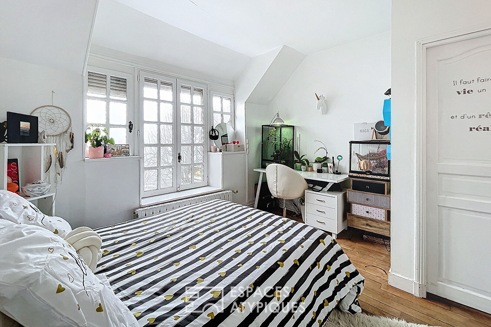 Maison ancienne de caractère avec piscine et lavoir d’époque à Jouars-Pontchartrain