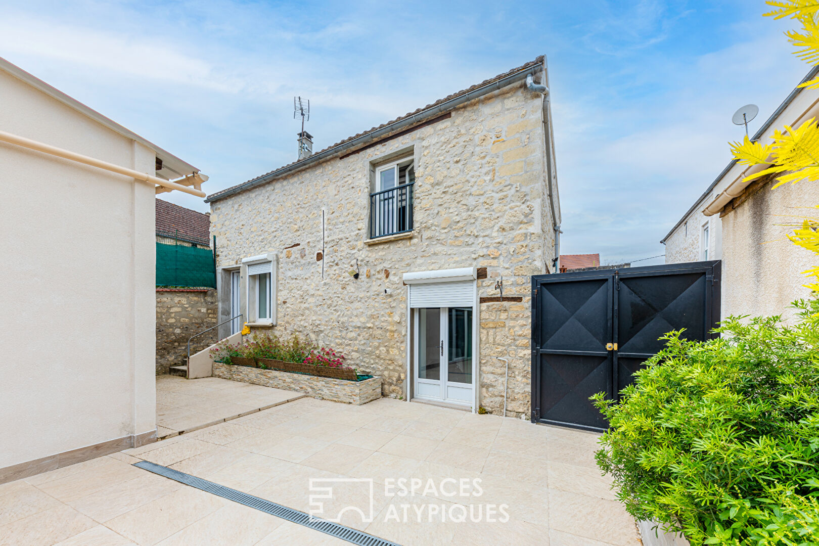 Intimité Absolue : L’Écrin de Pierre et ses Secrets