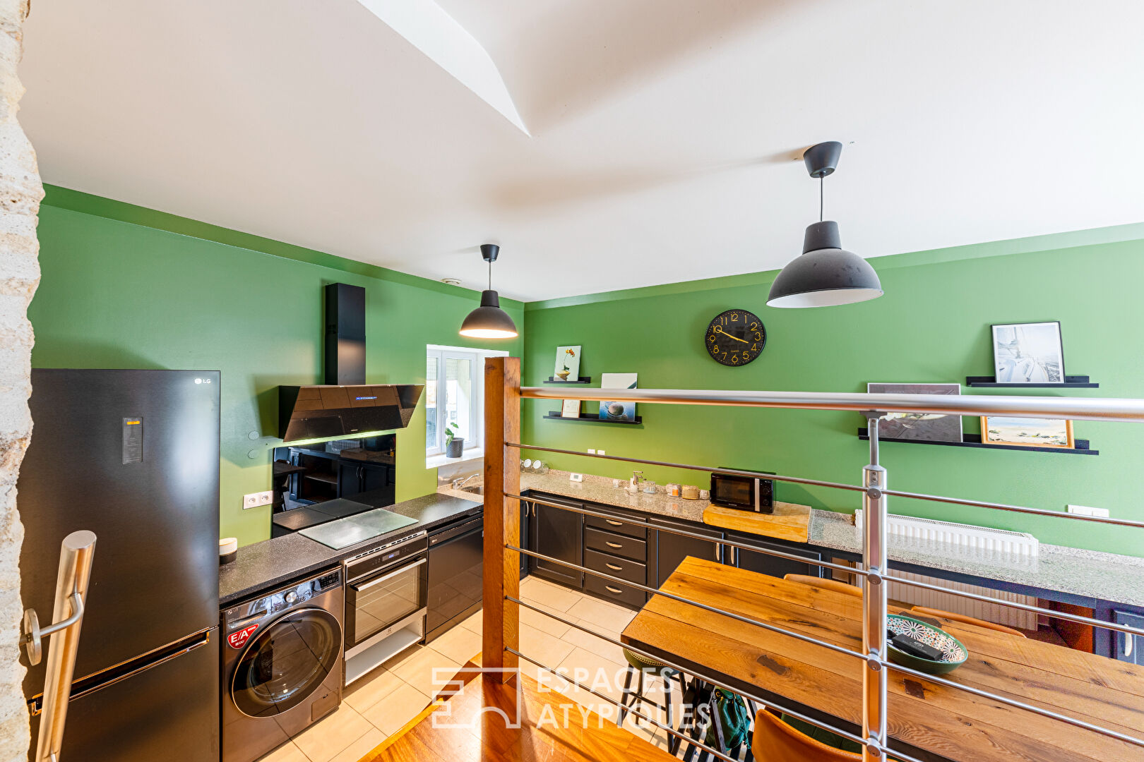 Intimité Absolue : L’Écrin de Pierre et ses Secrets